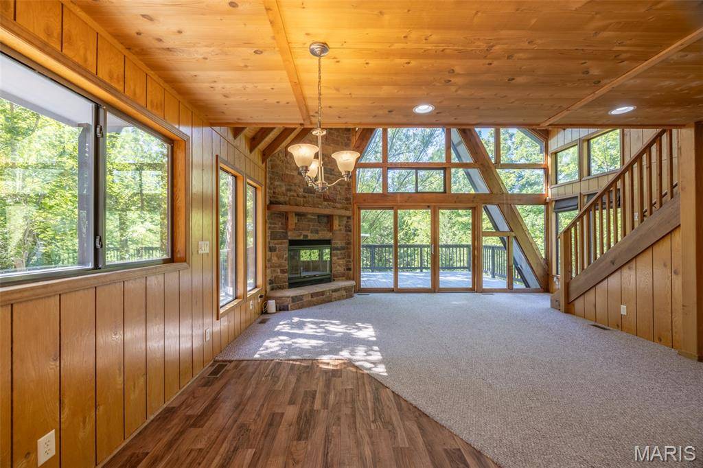 2352 Trautwein DR, Innsbrook, MO 63390