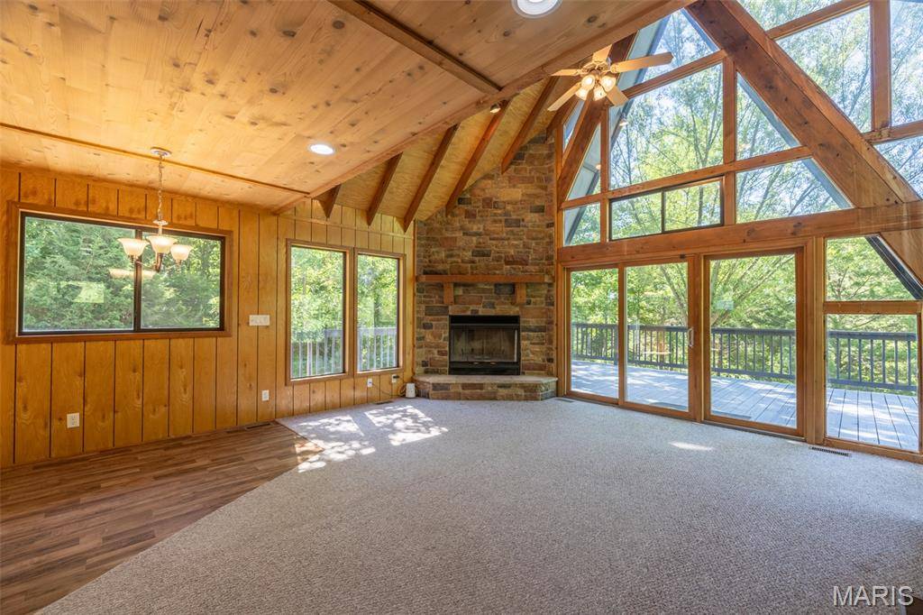 2352 Trautwein DR, Innsbrook, MO 63390