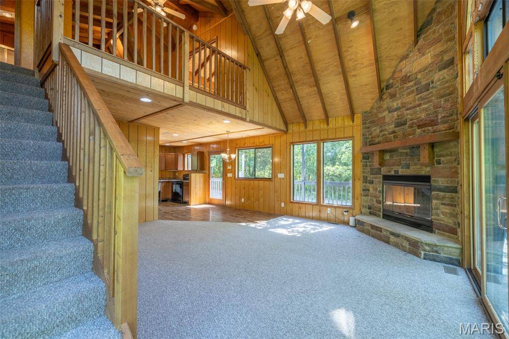 2352 Trautwein DR, Innsbrook, MO 63390