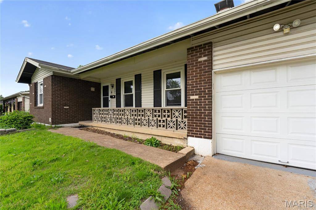 11007 Landseer DR, St Louis, MO 63136
