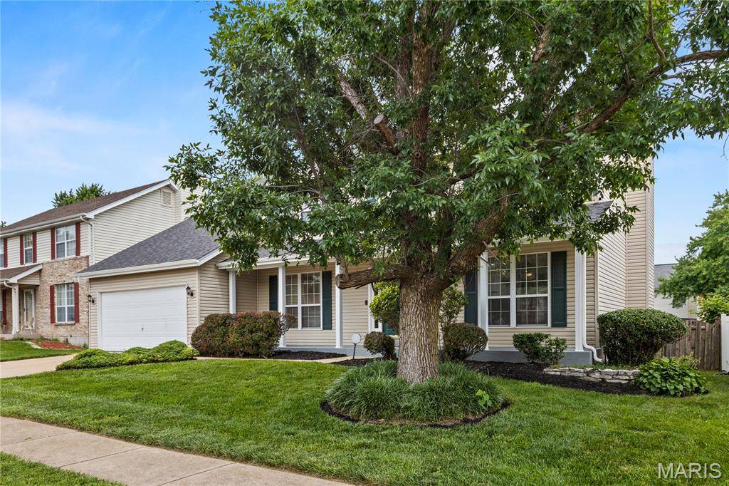 2433 Lavin CT, Florissant, MO 63033