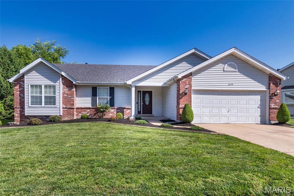 619 Green Tree Meadows DR, Lake St Louis, MO 63367