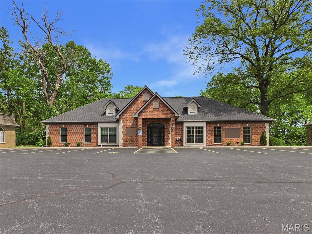 5 Executive Woods CT, Swansea, IL 62226