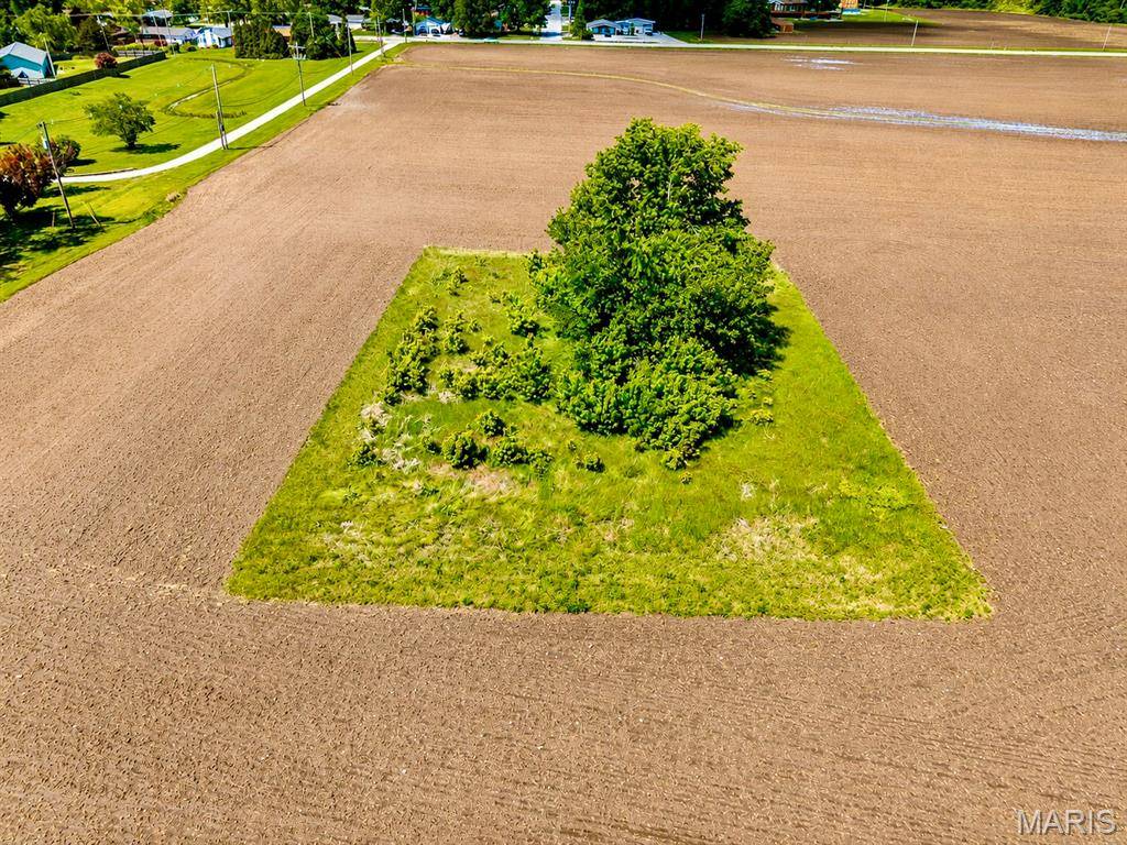 2700 Pontoon RD, Granite City, IL 62040