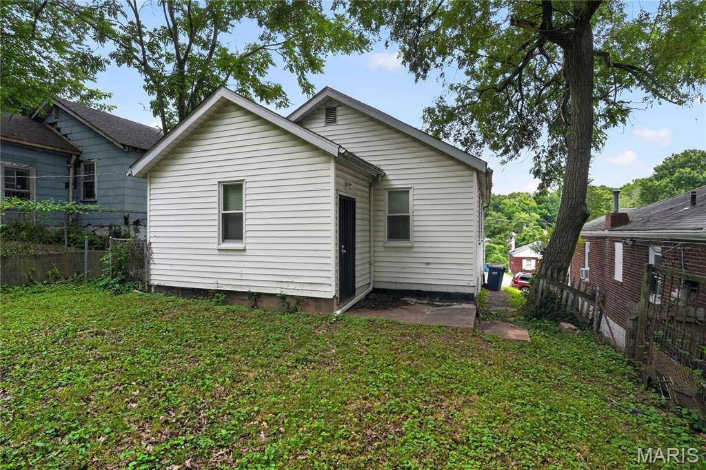 7110 Dawson PL, St Louis, MO 63136