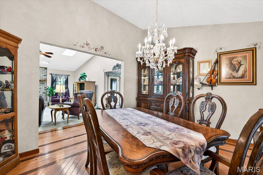 1253 Tanglewood TRCE, O'fallon, IL 62269