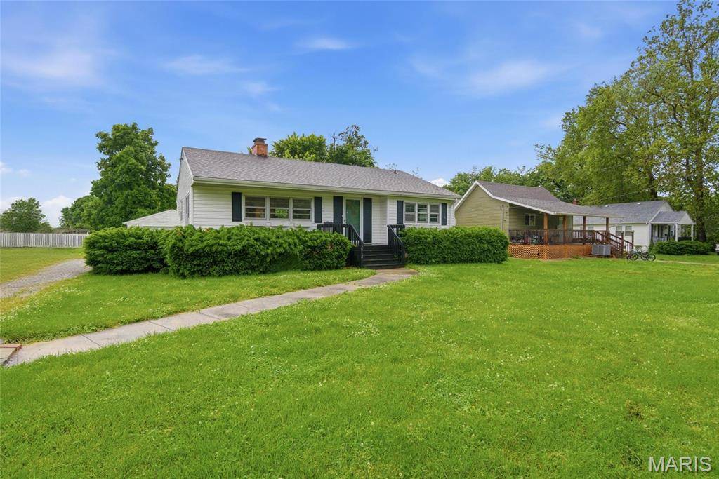 5912 N Belt W, Belleville, IL 62223