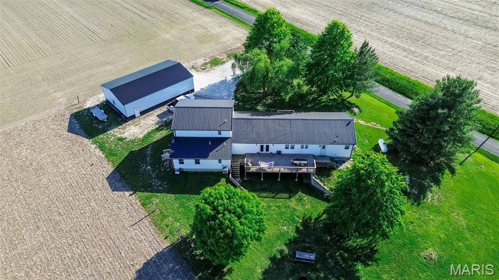 367 NW 175 AVE, Carrollton, IL 62016