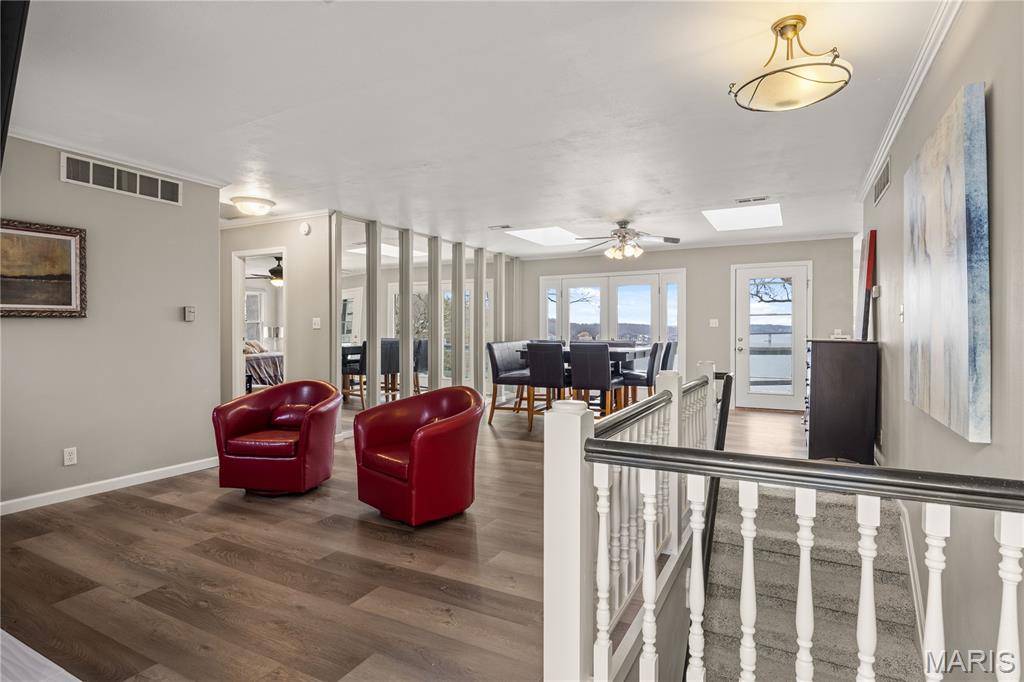 180 Borders DR, Lake Ozark, MO 65049