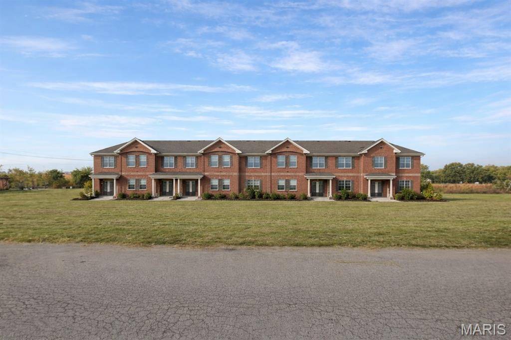 1027 Belle Valley DR, Belleville, IL 62220