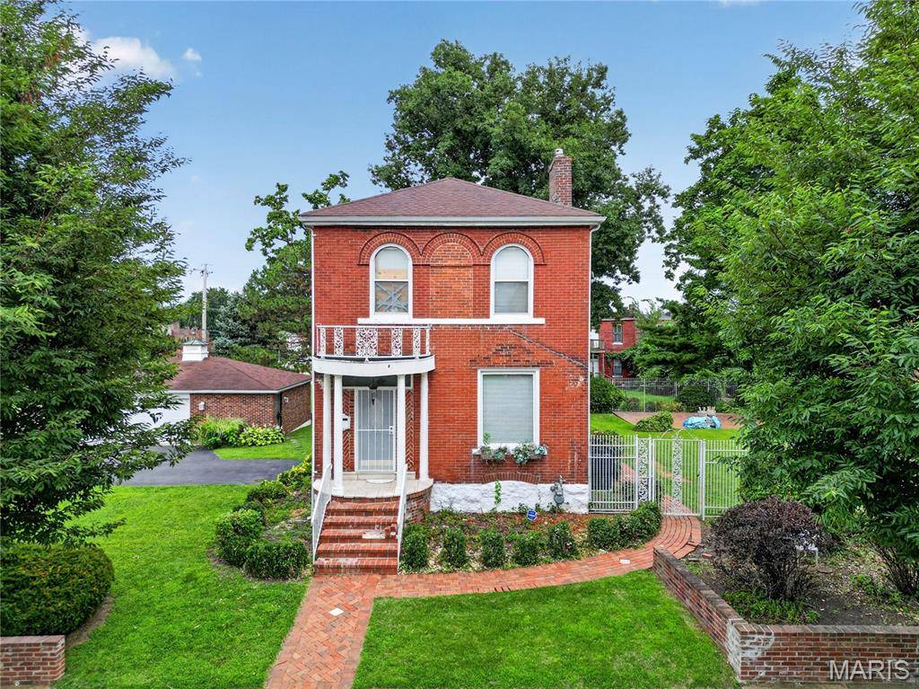 1392 Burd AVE, St Louis, MO 63112