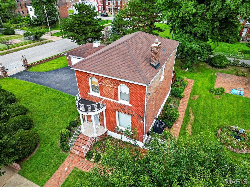 1392 Burd AVE, St Louis, MO 63112