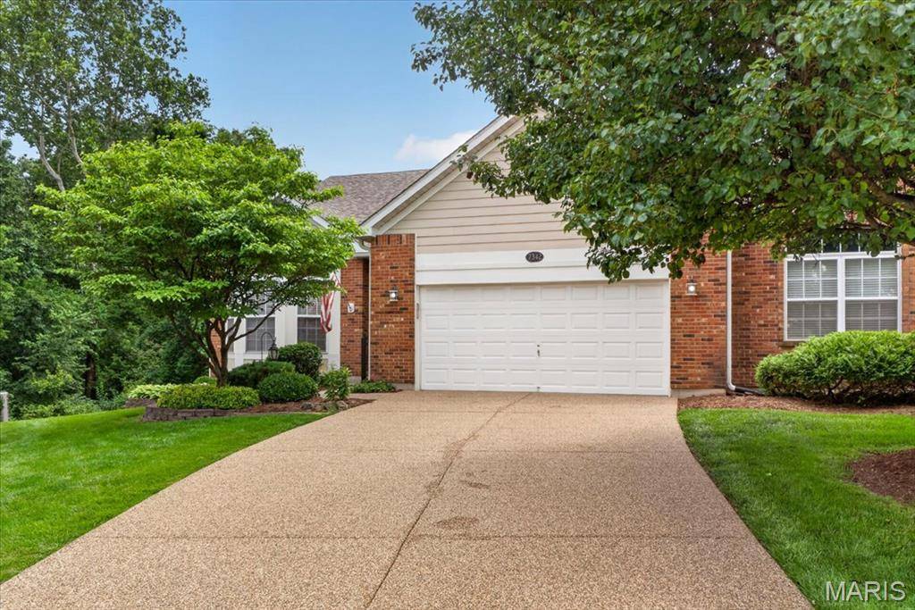 7342 Timberpoint CT, Fairview Heights, IL 62208