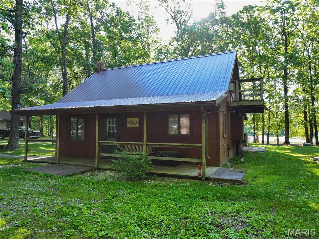 2040 Schlager Road, Elkville, IL 62932