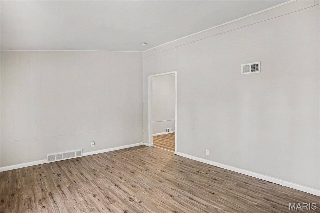 1145 Cheyenne DR, Florissant, MO 63033