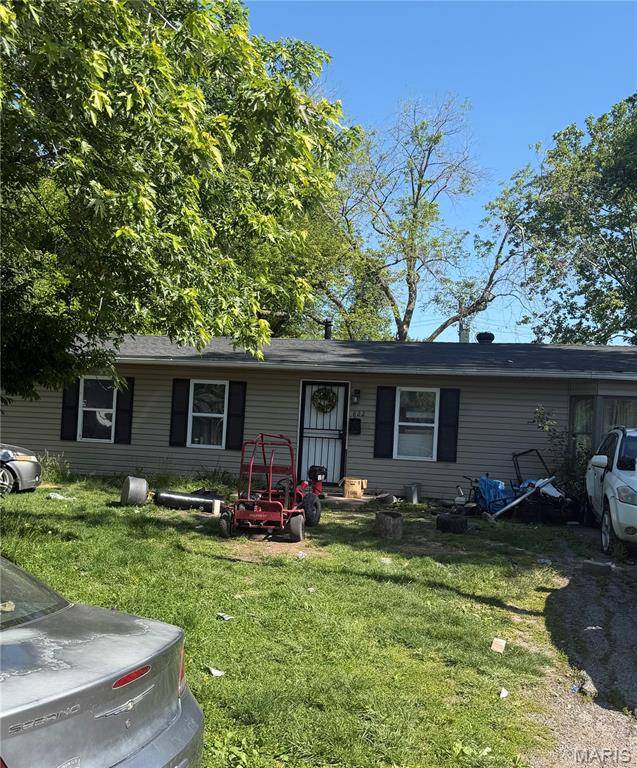 822 Saint Matthew DR, Cahokia, IL 62206