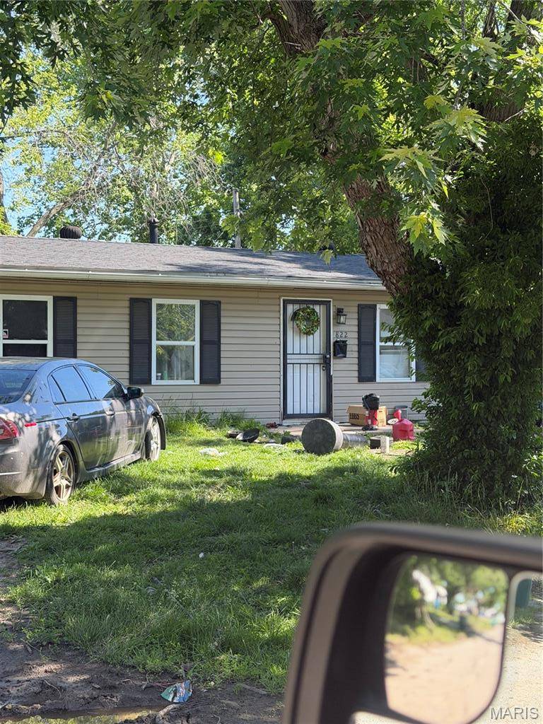 822 Saint Matthew DR, Cahokia, IL 62206