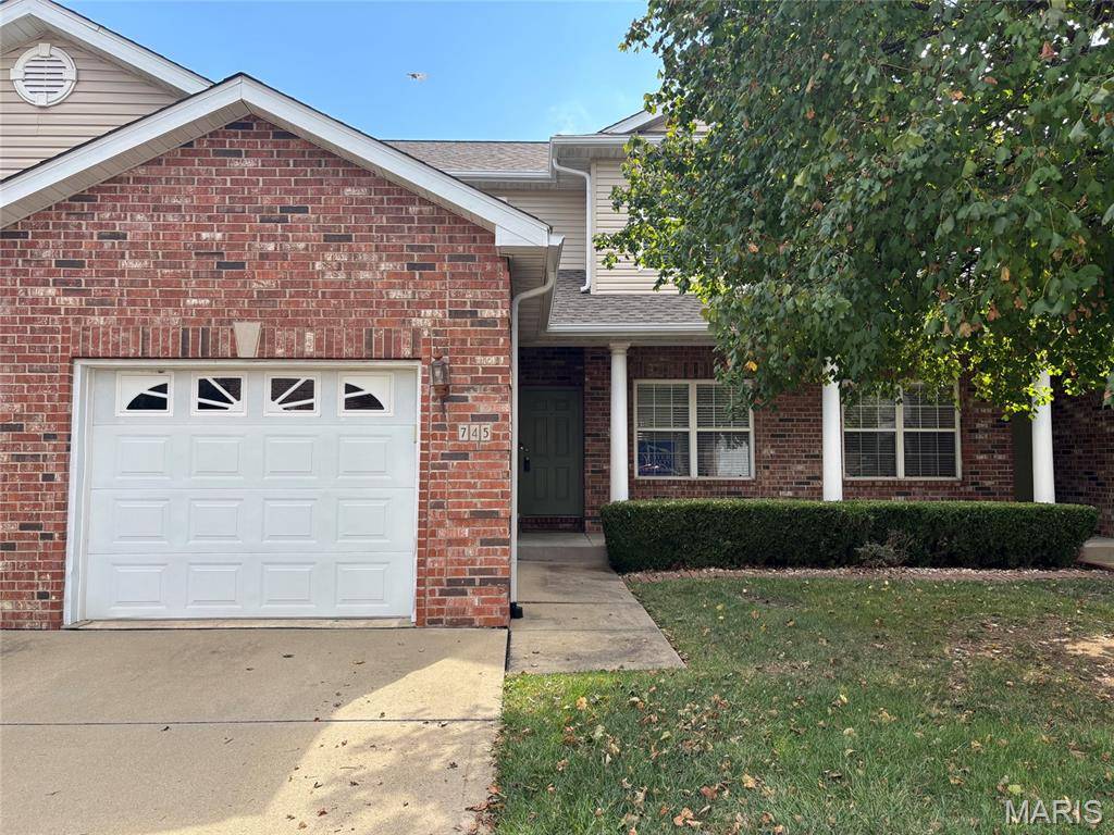 745 Erika ST, O'fallon, IL 62269