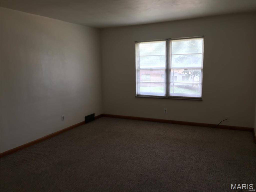 523 S Central #4, Roxana, IL 62084