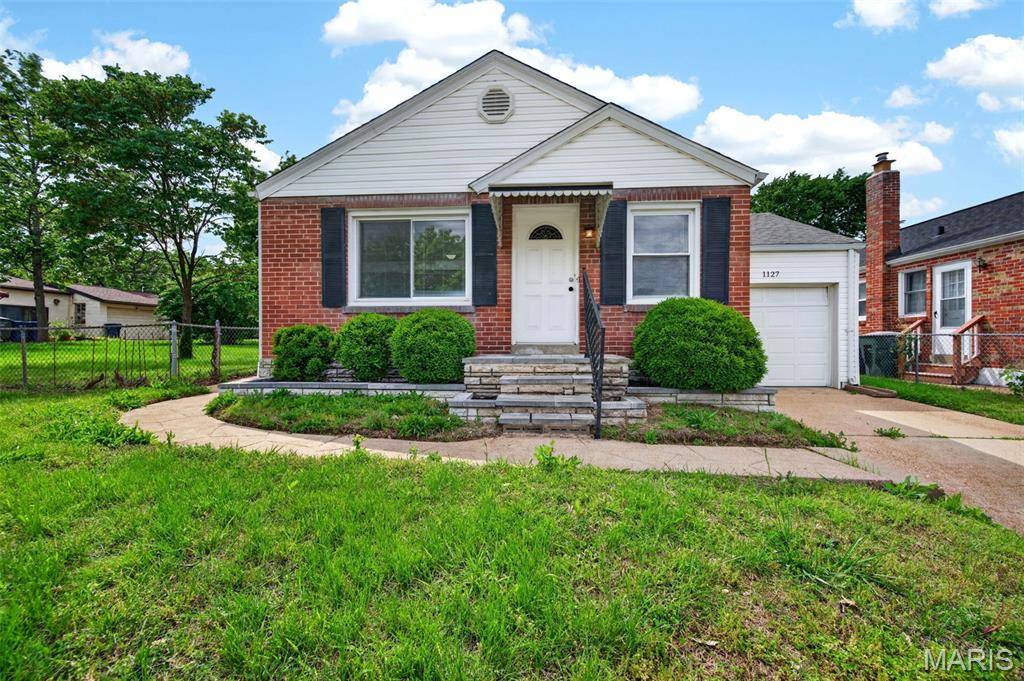 1127 Pembroke DR, St Louis, MO 63119
