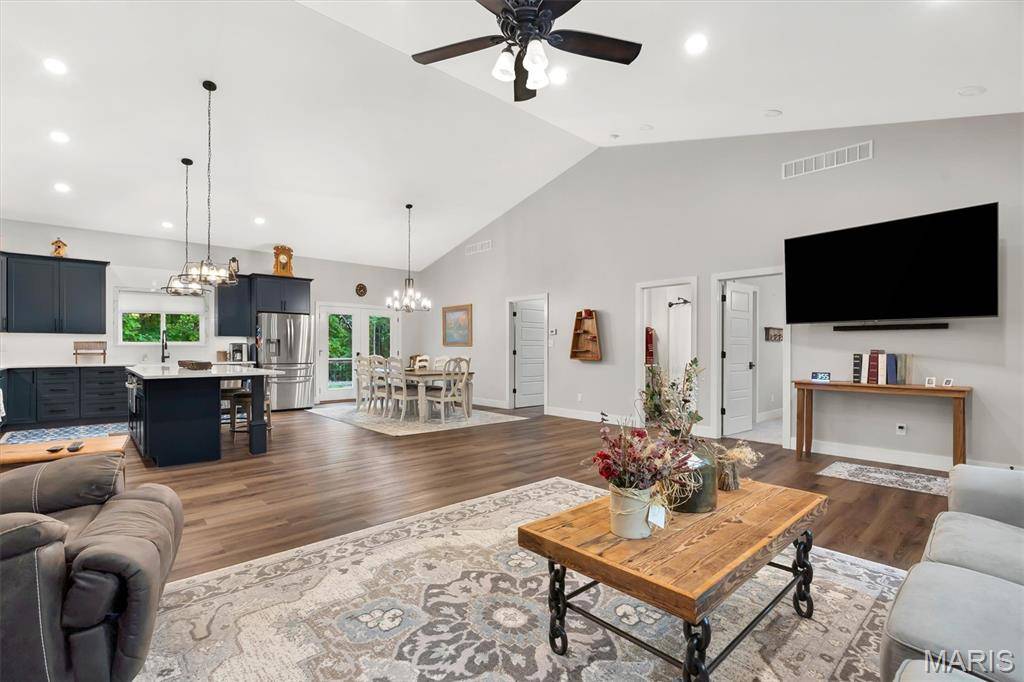 6713 Klondike RD, Hillsboro, MO 63050
