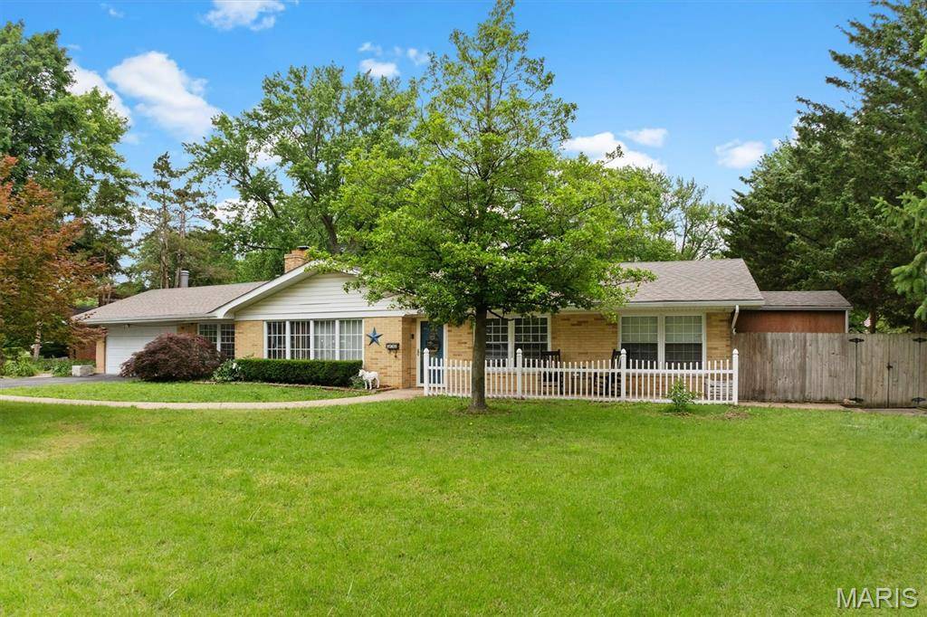 4205 S Park DR, Belleville, IL 62226