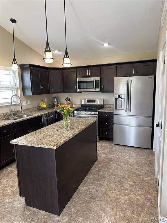 4818 River Rock LN, Smithton, IL 62285