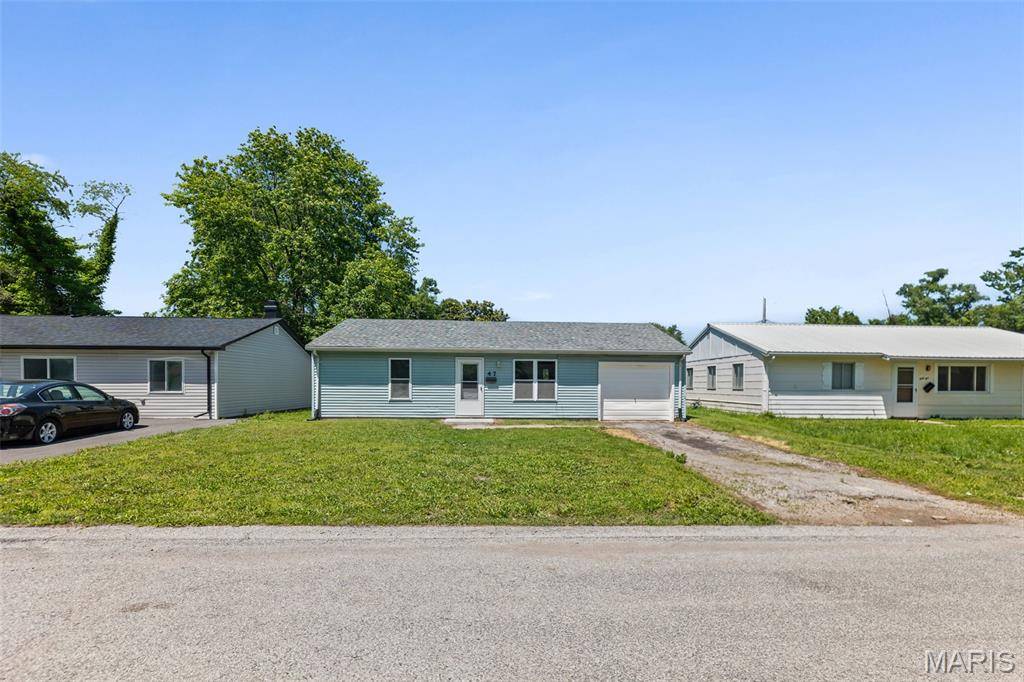 47 Saint Henry DR, Cahokia, IL 62206