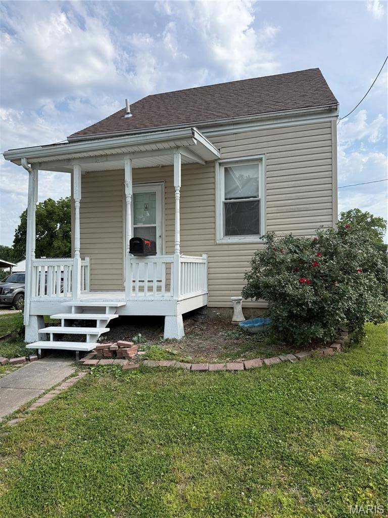 802 E Olive ST, Red Bud, IL 62278