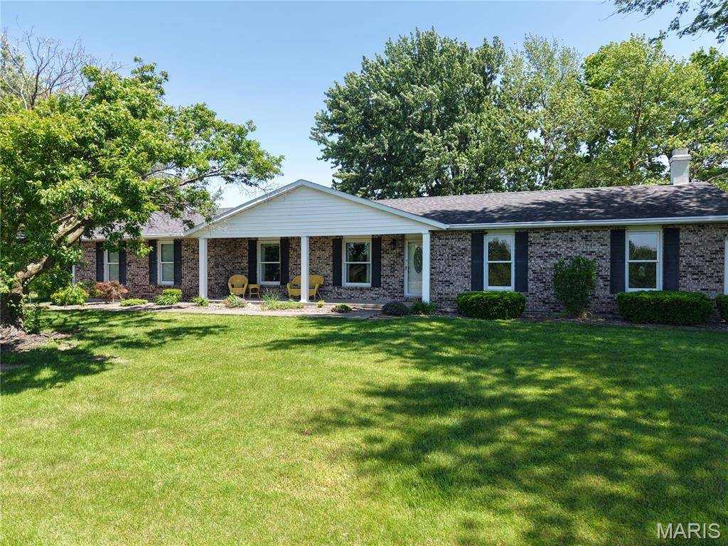 12596 New London Gravel Rd, New London, MO 63459