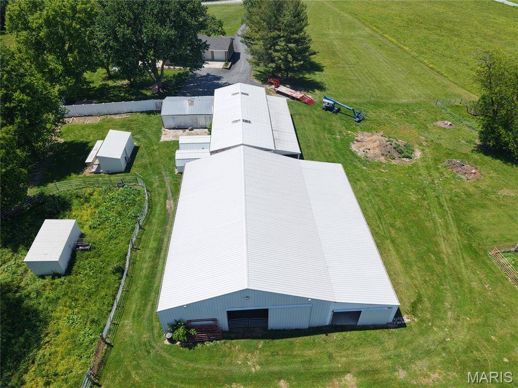 12596 New London Gravel Rd, New London, MO 63459