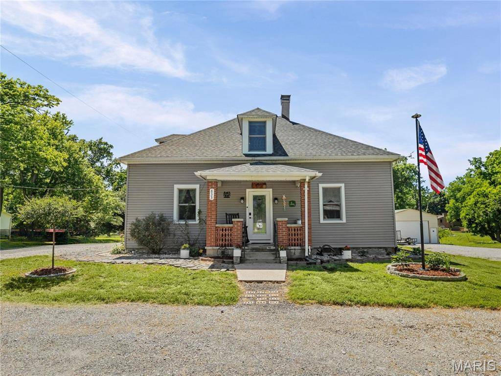 833 Edward ST, St Libory, IL 62282