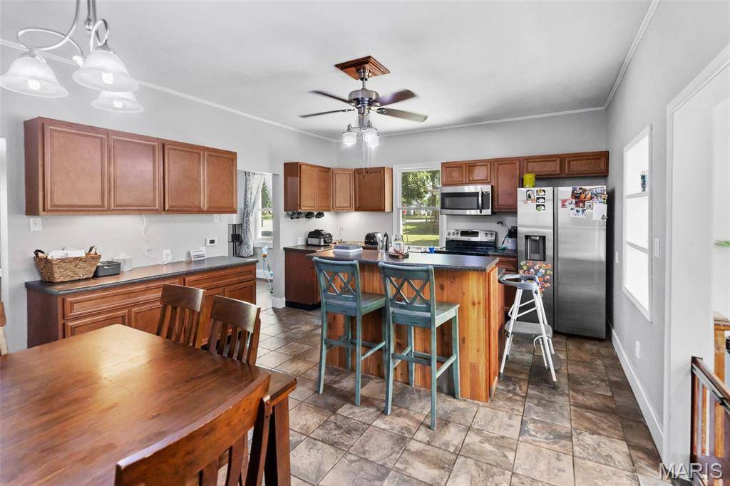 833 Edward ST, St Libory, IL 62282