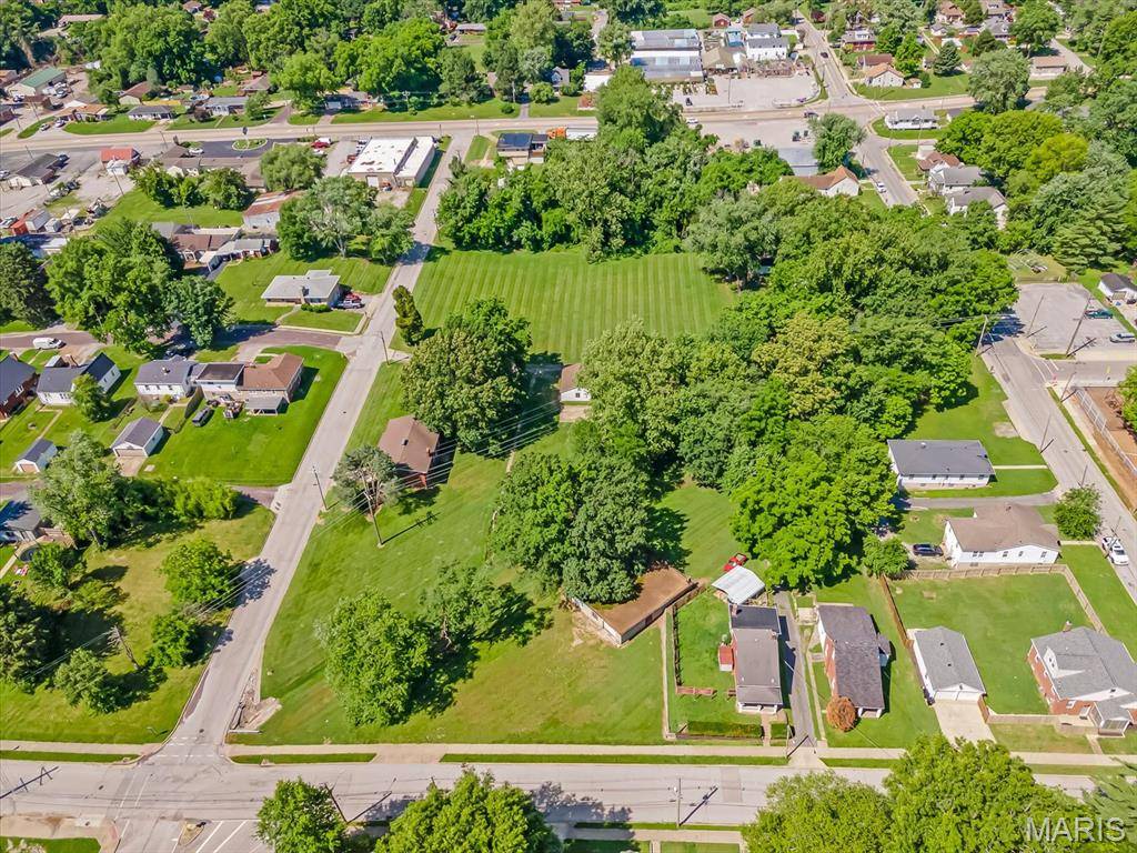 511 S 10th ST, Belleville, IL 62220
