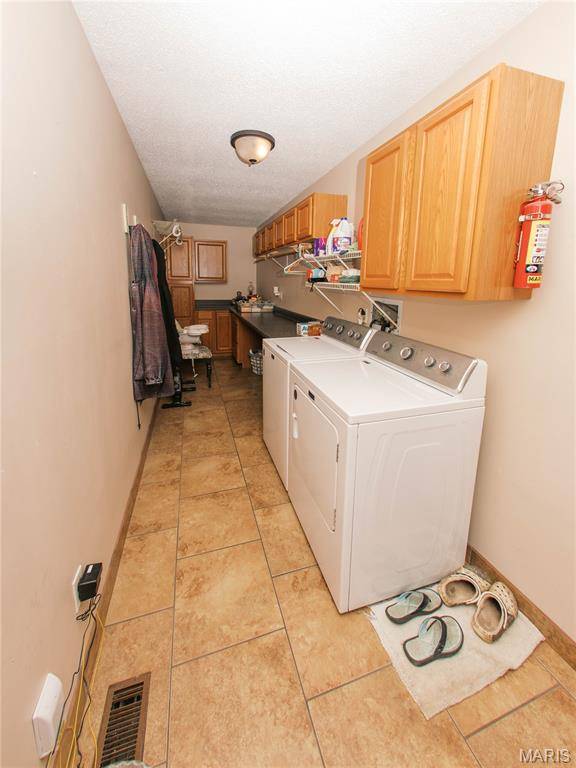 1768 Southridge LN, Owensville, MO 65066
