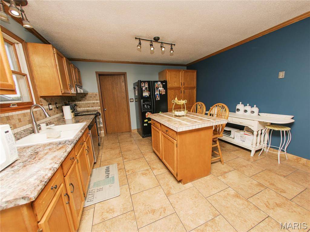 1768 Southridge LN, Owensville, MO 65066