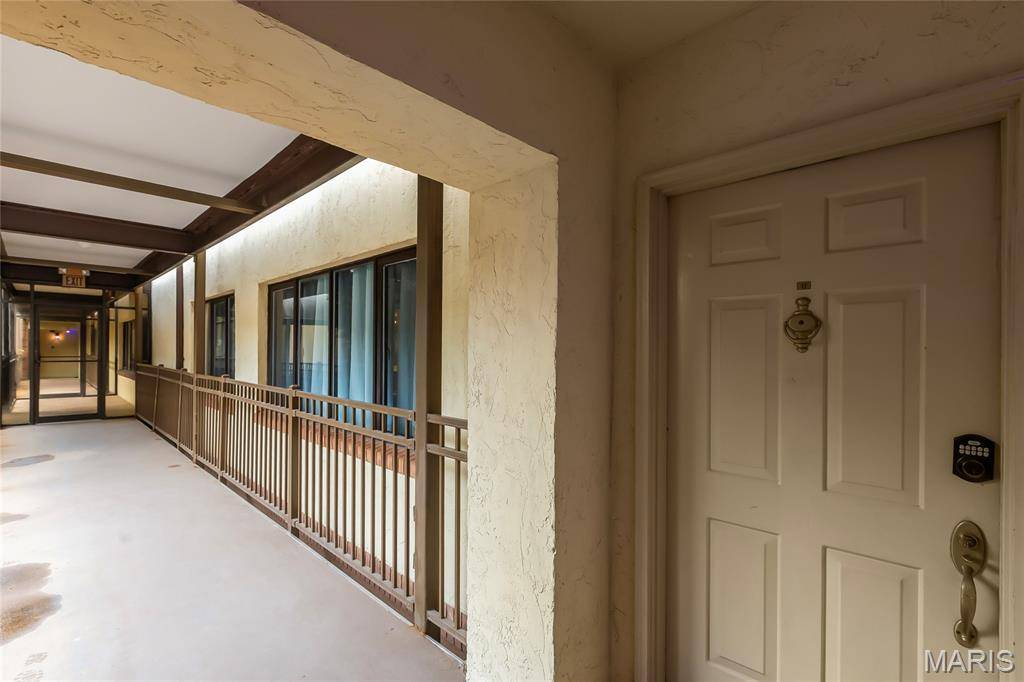 250 S Brentwood BLVD #1J, Clayton, MO 63105