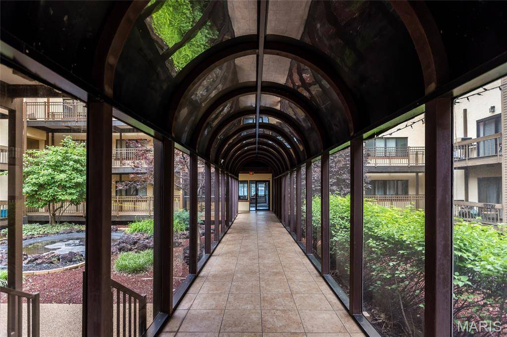 250 S Brentwood BLVD #1J, Clayton, MO 63105