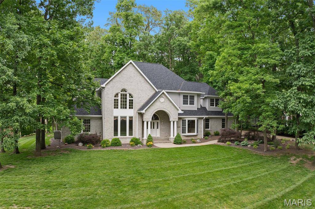 8 8th Green CT, Belleville, IL 62220