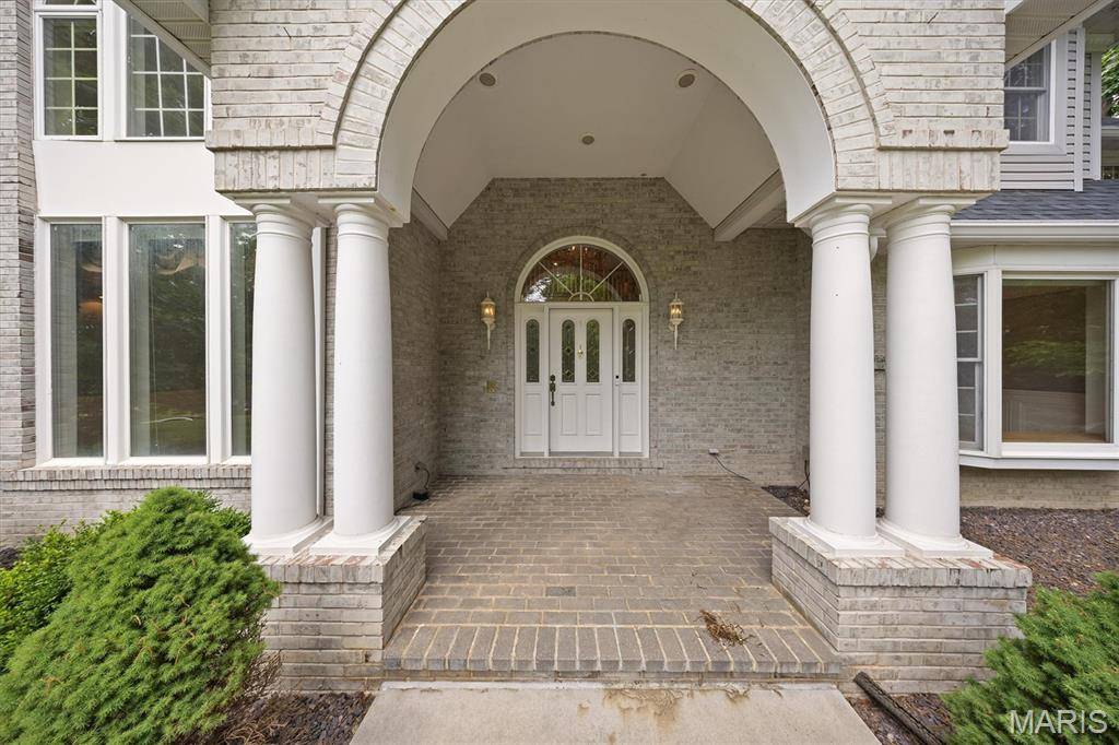8 8th Green CT, Belleville, IL 62220