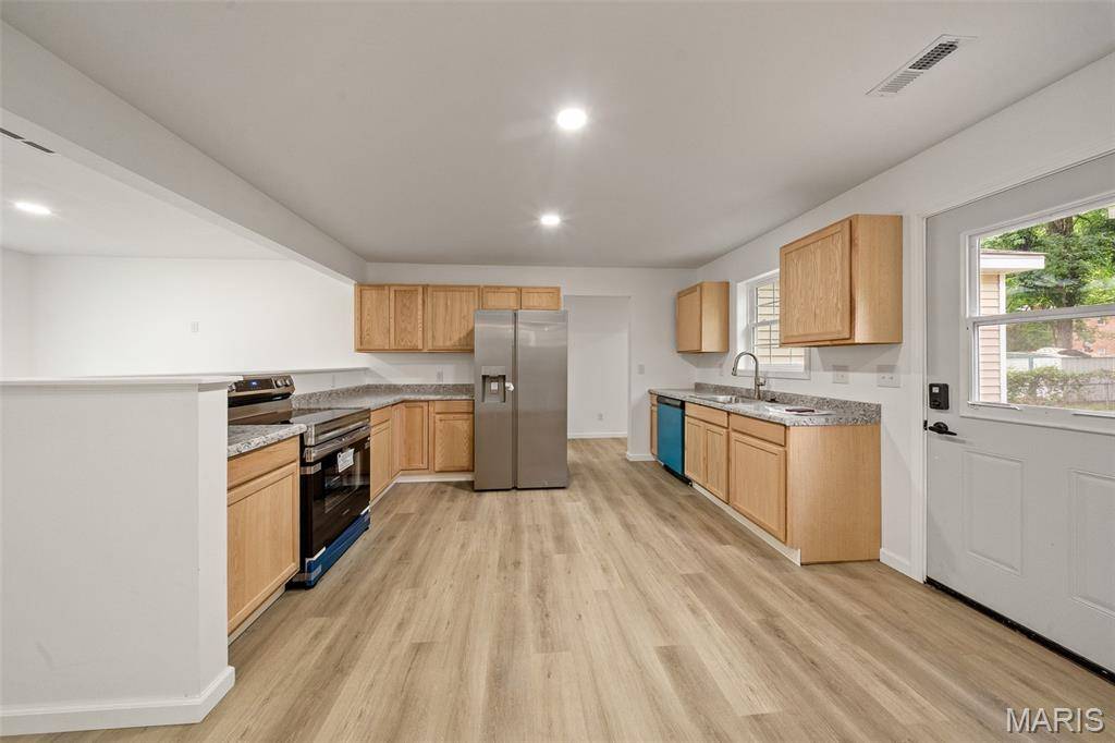 607 E 11th ST, Rolla, MO 65401
