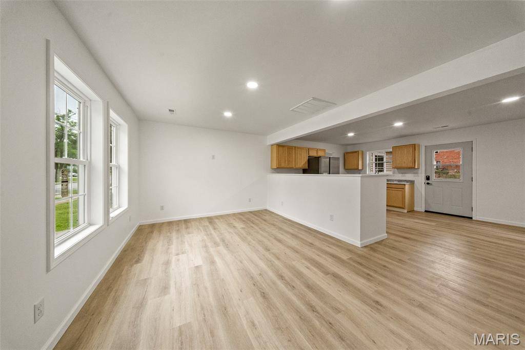607 E 11th ST, Rolla, MO 65401