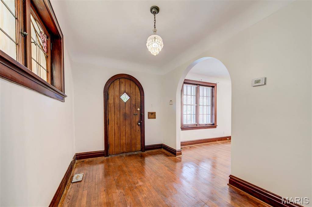 8644 Church RD, St Louis, MO 63147