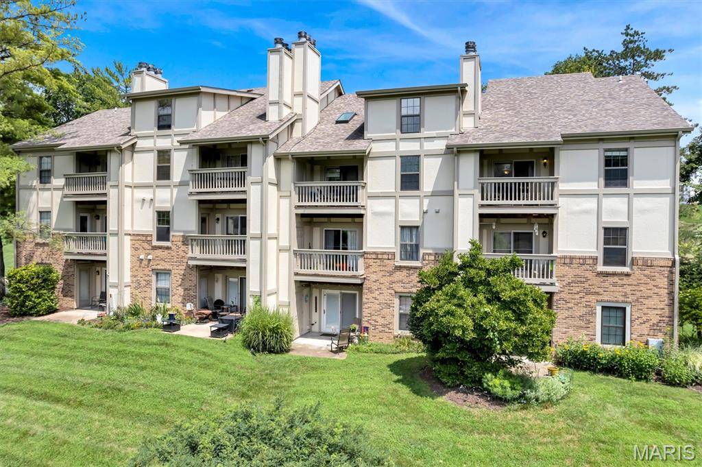 2201 Sequoia Park CT #E, Maryland Heights, MO 63043