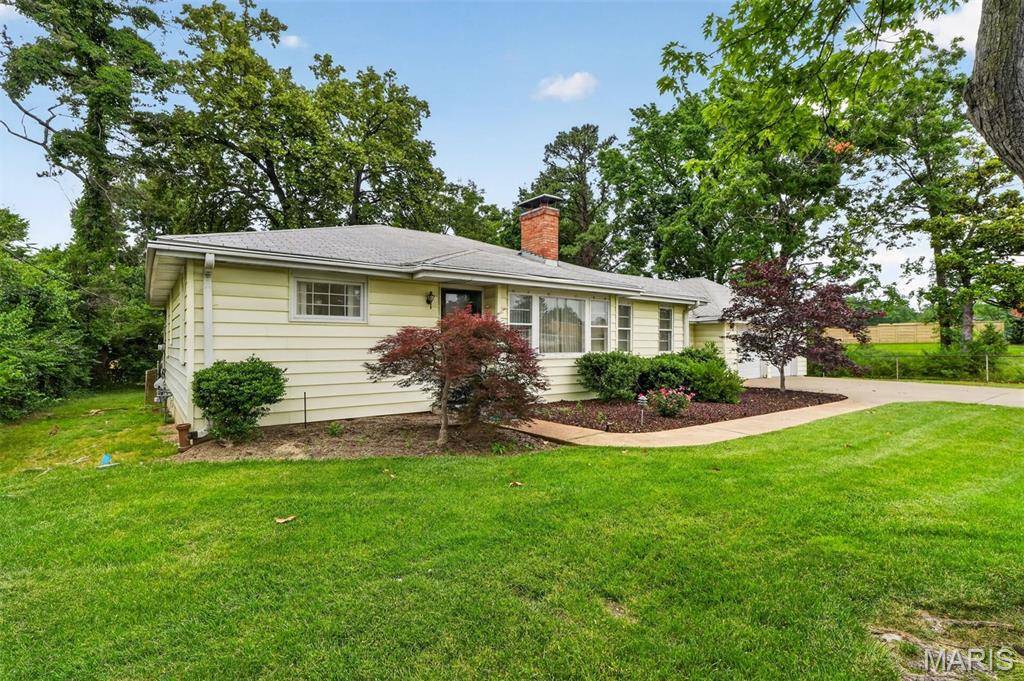 11147 Olive BLVD, Creve Coeur, MO 63141