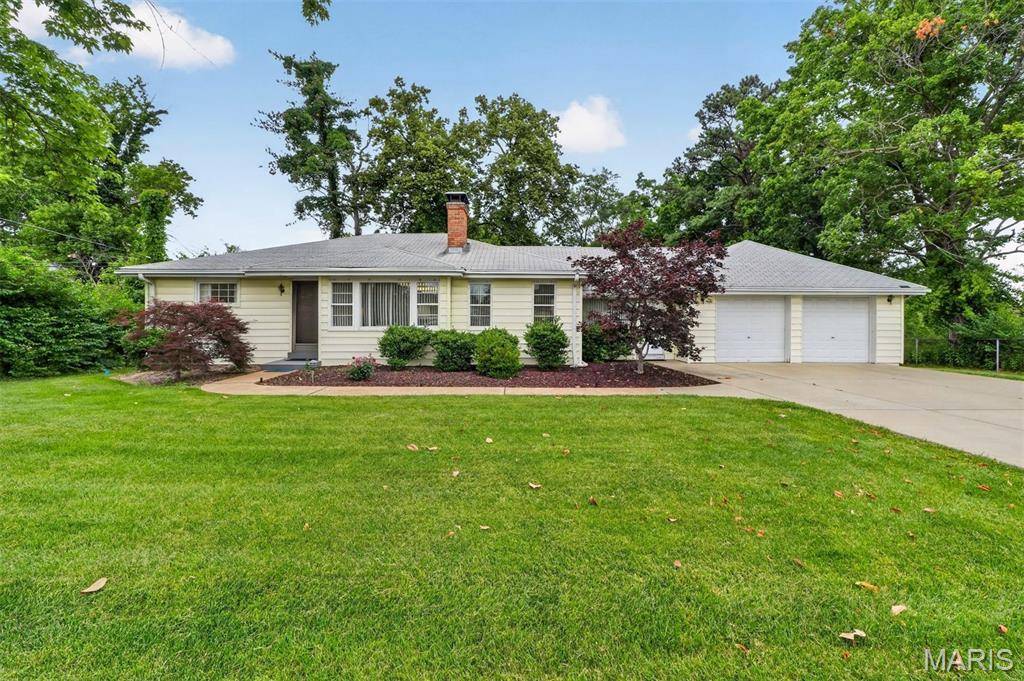 11147 Olive BLVD, Creve Coeur, MO 63141