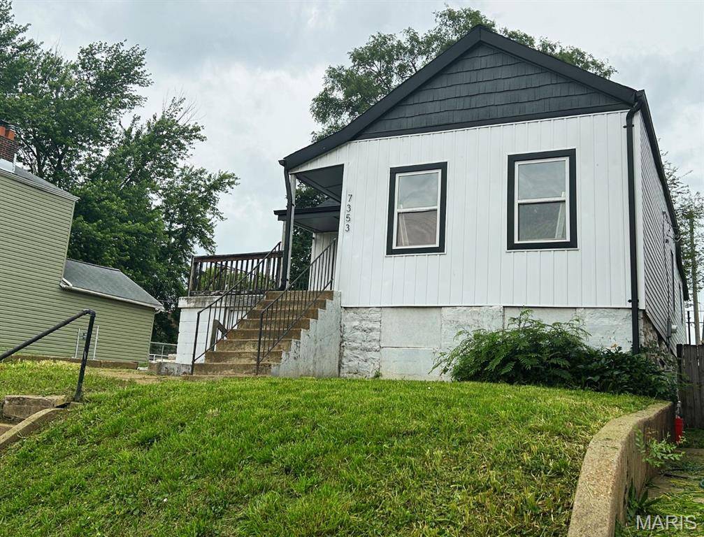 7353 Virginia AVE, St Louis, MO 63111