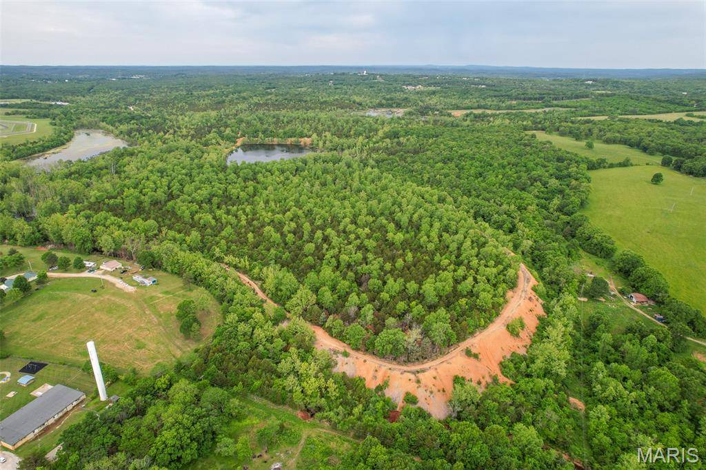 000 Warden Lake DR, Mineral Point, MO 63660