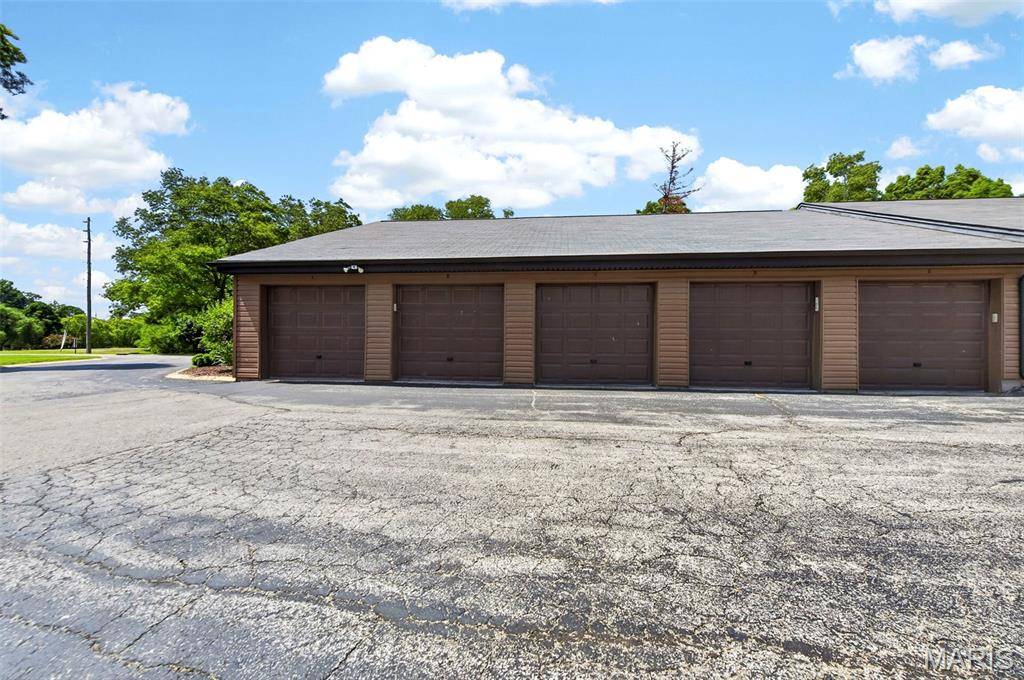 13818 Amiot DR #A, Maryland Heights, MO 63146