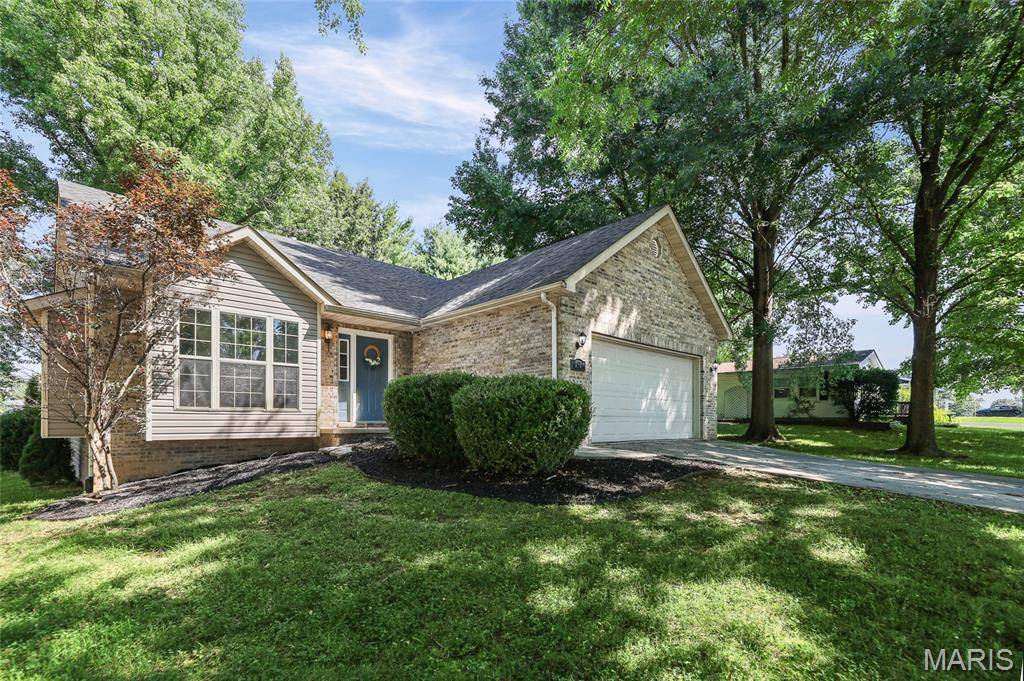 191 Shore DR, Edwardsville, IL 62025